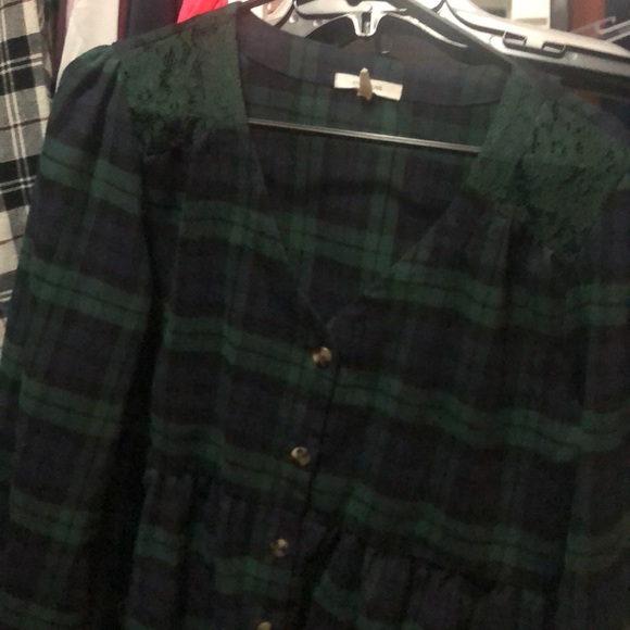 Maurice’s blue/green top size M Plaid - Picture 2 of 3